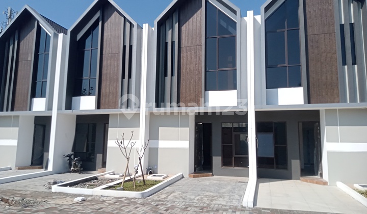 Rumah 2 Lantai Siap Huni dengan Lokasi Strategis di Cluster Viona Aryana Karawaci Tangerang 2