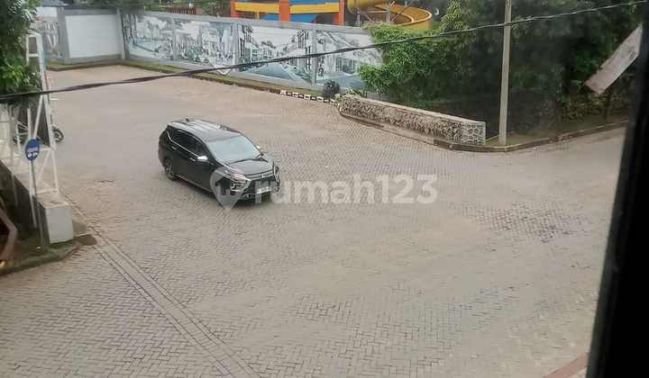 Ruko 2 Lantai Siap Huni Depan Kolam Renang Di Tangerang