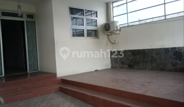 One-Story House, Strategic Location and Ready to Occupy in Permata Lippo Karawaci Tangerang. 2