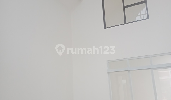 Beautiful House With Swimming Pool Facilities In Safira Aryana Karawaci Tangerang 2