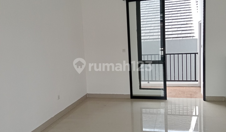 2-Story Business-Ready Ruko with Swimming Pool Facilities at Aryana Karawaci Ruko, Tangerang