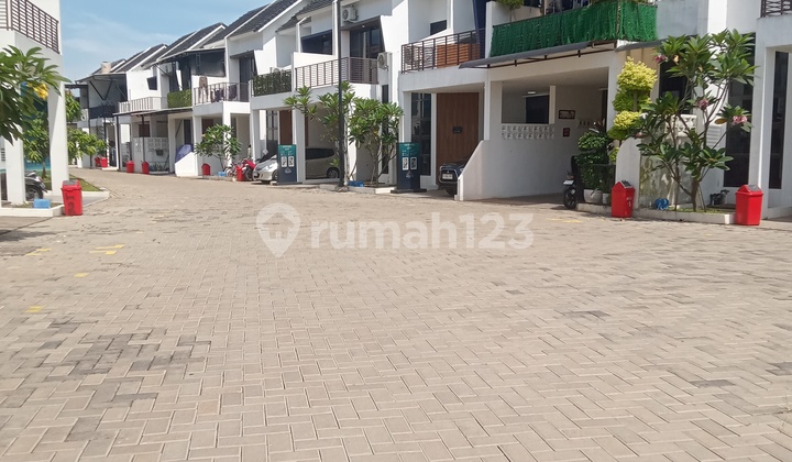 Dijual Rumah 2 Lantai Dengan 4 Kamar Tidur Dan Lingkungan Asri Di Aryana Karawaci Tangerang