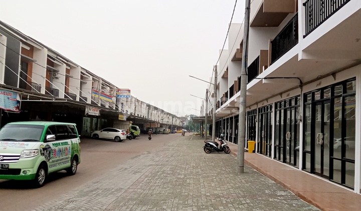 2-Story Business-Ready Ruko with Swimming Pool Facilities at Aryana Karawaci Ruko, Tangerang