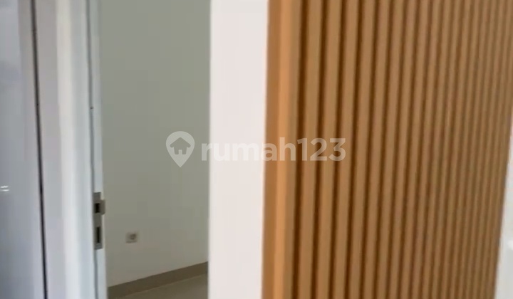 Beautiful 1-Story House Recently Renovated in Karawaci Tangerang 2