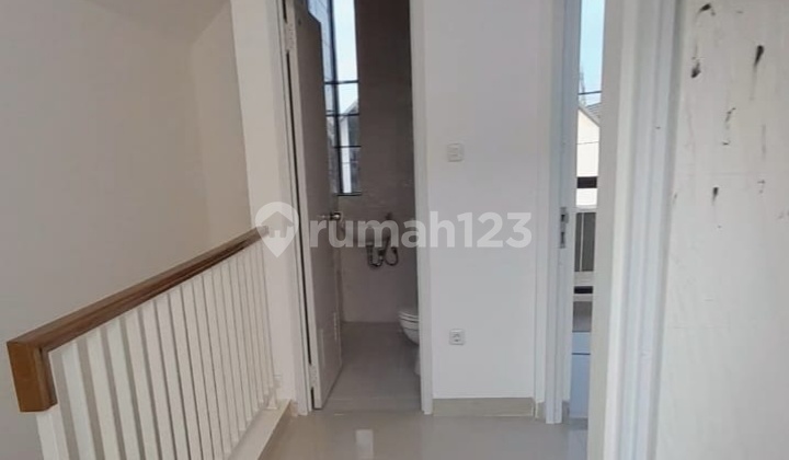 Rumah 2 Lantai Minimalis Di Cluster Viona Aryana Karawaci Tangerang 1
