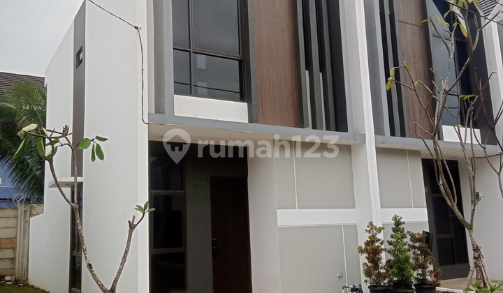 Rumah Siap Huni 2 Lantai Lengkap Dengan Fasilitas Kolam Renang Di Safira Aryana Karawaci Tangerang