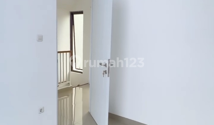 Rumah Baru Scandinavian Dengan Fasilitas Kolam Renang Di Cluster Viona Aryana Karawaci Tangerang Rumah Baru Scandinavian Dengan Fasilitas Kolam Renang Di Cluster Viona Aryana Karawaci Tangerang