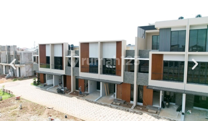 Rumah Mewah Dengan Lokasi Strategis Dikota Jakarta Barat Rumah Mewah Dengan Lokasi Strategis Dikota Jakarta Barat