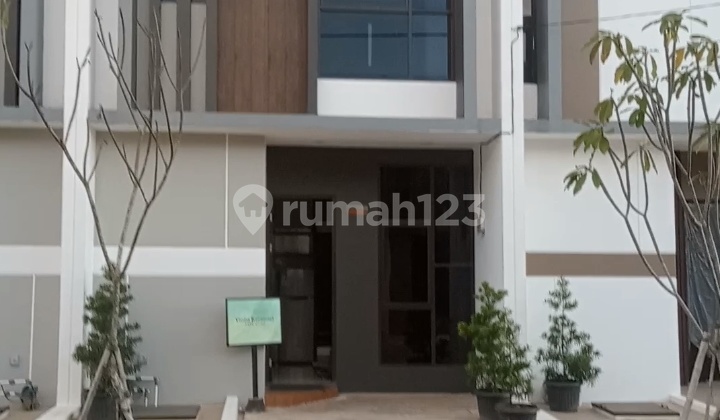 Rumah Modern 2 Lantai Dengan Lokasi Strategis Di Viona Karawaci Tangerang