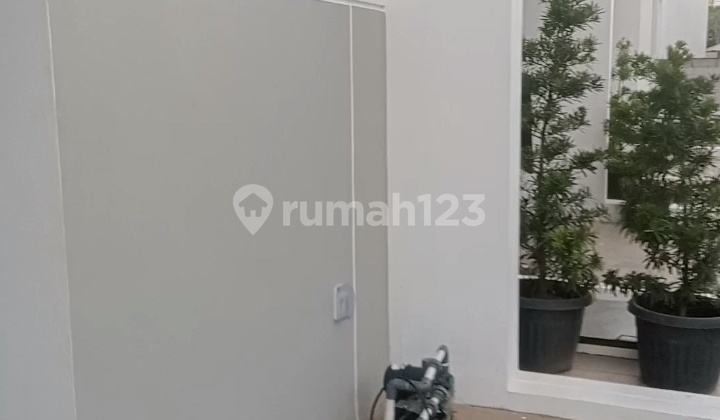 Rumah Minimalis 2 Lantai Dengan 3 Kamar Tidur Dan Lokasi Strategis Di Cluster Viona Aryana Karawaci Tangerang 2