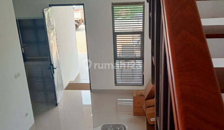 Rumah Cantik Siap Huni Dengan Lokasi Strategis Di Cluster Kristal Aryana Karawaci Tangerang 1