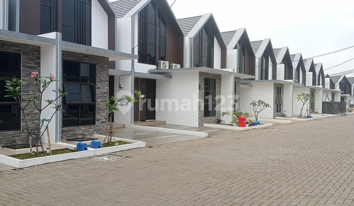 Modern House with Swimming Pool Facilities in Vion 2