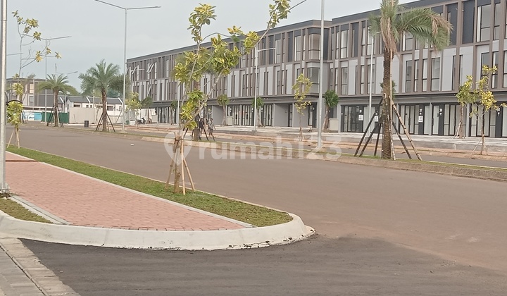 3-Story Shophouse with 54 M2 Land Area and Strategic Location in Park Serpong Tangerang 3-Story Shophouse with 54 M2 Land Area and Strategic Location in Park Serpong Tangerang