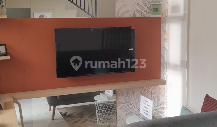 Dijual Rumah 2Lantai dengan Lokasi Strategis di Permata Kota. Tangerang Dijual Rumah 2Lantai dengan Lokasi Strategis di Permata Kota. Tangerang