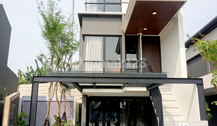 Rumah Cantik 3 Lantai Dan 3 Kamar Tidur Dengan Lokasi Strategis Di Park Serpong Legok Tangerang
