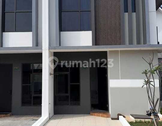 For Sale Modern And Ready-to-Live-In House In Viona Karawaci Tangerang 2