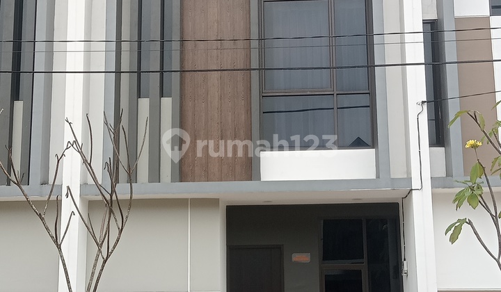Dijual Rumah Siap Huni 2 Lantai Di Cluster Safira Aryana Karawaci Tangerang
