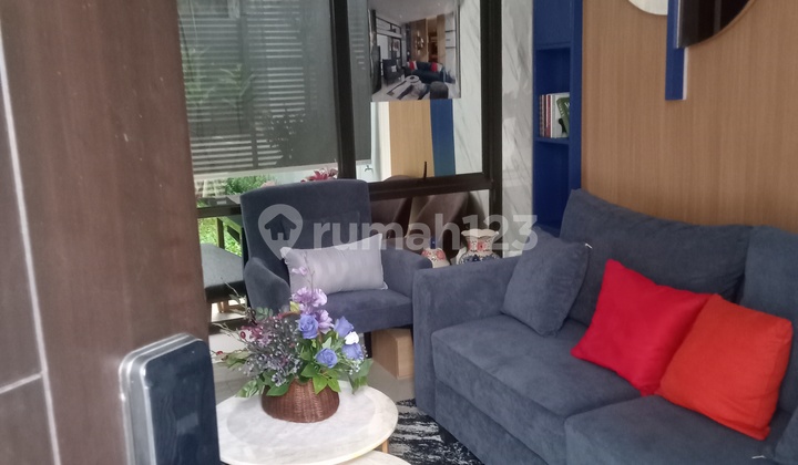 Rumah Modern 2 Lantai Di Jalan Utama Binong Karawaci Tangerang