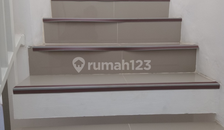 Dijual Rumah 2 Lantai Di Curug Lippo Karawaci Tangerang  2