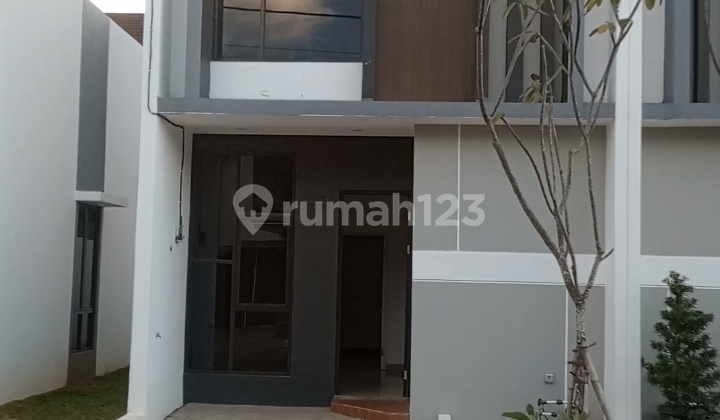 For Sale: House Located on Jalan Boulevard Viona Karawaci Tangerang For Sale: House Located on Jalan Boulevard Viona Karawaci Tangerang