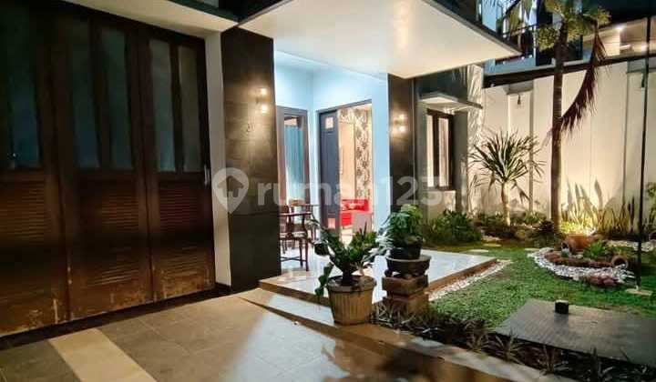 Rumah Mewah 2 Lantai Tengah Kota 2