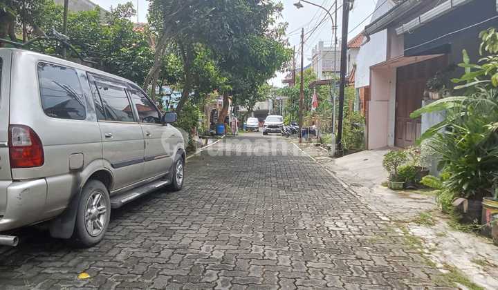 Classic Cool House in a Flood-Free City 2