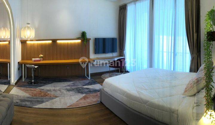 Rumah 3 Lantai Bagus Furnished SHM di Golf Island, Jakarta Utara 2