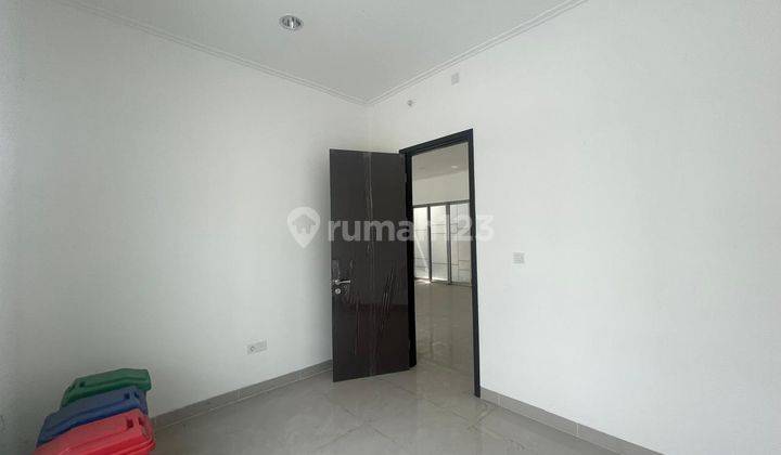 Rumah 2 Lantai Bagus Unfurnished SHM di Pantai Indah Kapuk 2, Jakarta Utara 2