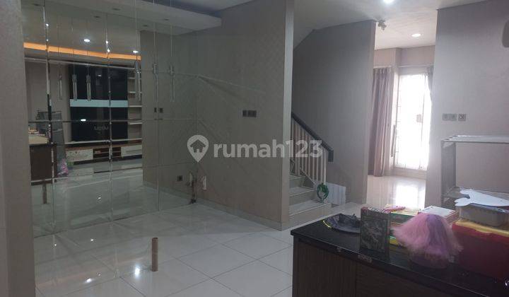 Rumah 2 Lantai Bagus Semi Furnished SHM di Cengkareng, Jakarta Barat 2