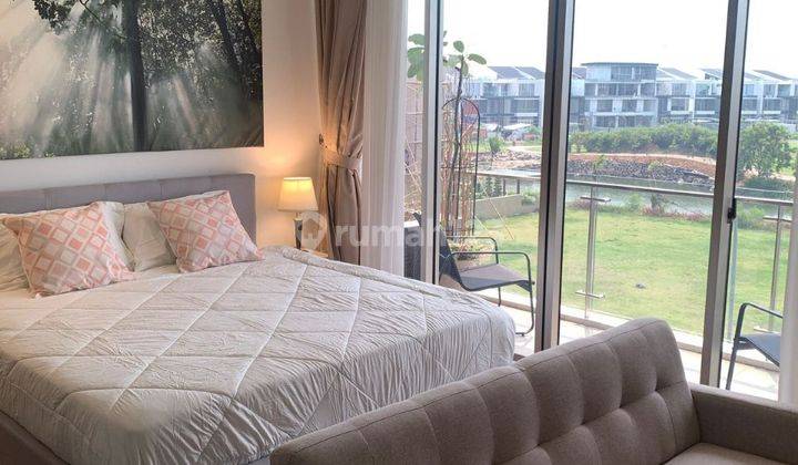 Rumah 3 Lantai Bagus Furnished SHM di Golf Island, Jakarta Utara 1