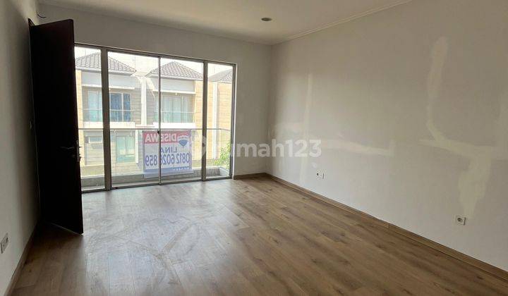 Rumah Golf Island Kontrakan 3 Lantai Bagus Unfurnished SHM di Pantai Indah Kapuk, Jakarta Utara 1