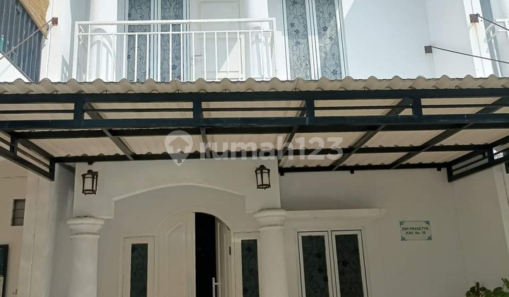 Townhouse 2 Lantai di Graha Raya Bintaro