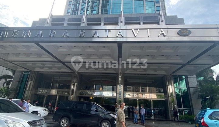 Ruang Kantor Furnished di Menara Batavia, Jak Pus