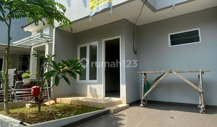 Rumah Baru Minimalis 2 Lantai 3 Kamar Tidur di Graha Raya 1