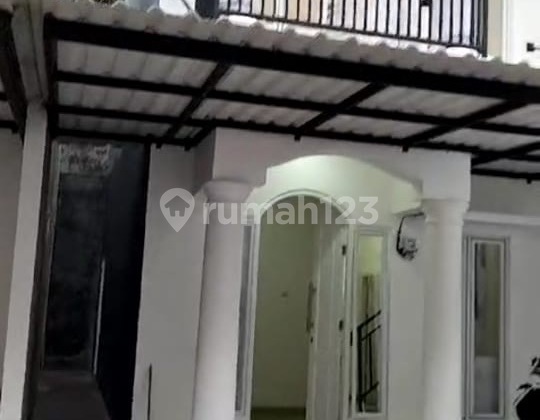 Townhouse 2 Lantai di Graha Raya Bangunan Baru 2