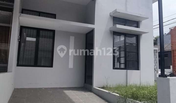 Dijual Rumah Siap Huni Posisi Hoek di Cendana Residence, Pondok Benda