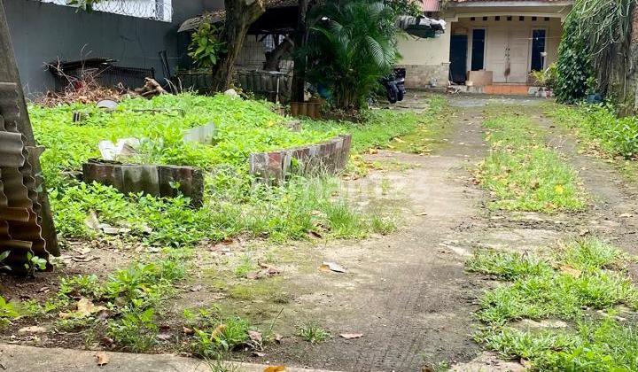 Rumah Dengan Tanah Luas di Jalan Swakarya Pondok Labu Rumah Dengan Tanah Luas di Jalan Swakarya Pondok Labu