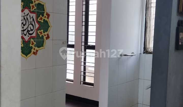 Rumah di Pamulang Dengan Pekarangan Luas Asri Rumah di Pamulang Dengan Pekarangan Luas Asri