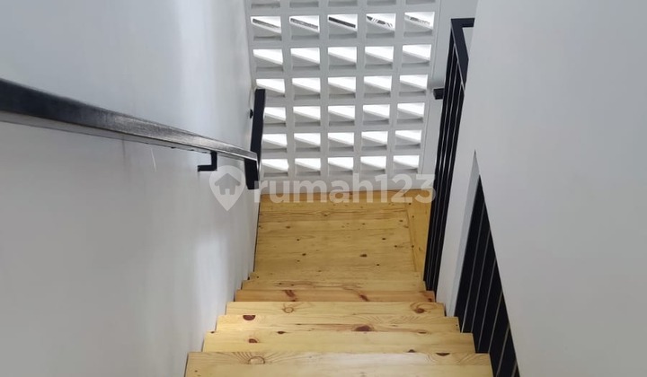 Dijual Rumah Siap Huni Posisi Hoek di Cendana Residence, Pondok Benda 2