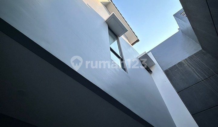 Rumah Minimalis Modern di Hyra At Melia Graha Raya 2