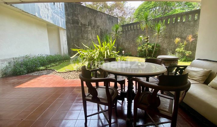 Rumah Mewah Modern 3 Lantai Bintaro Jakarta Selatan