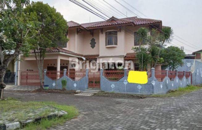 RUMAH CANTIK DEKAT WOLTER MONGINSIDI 1