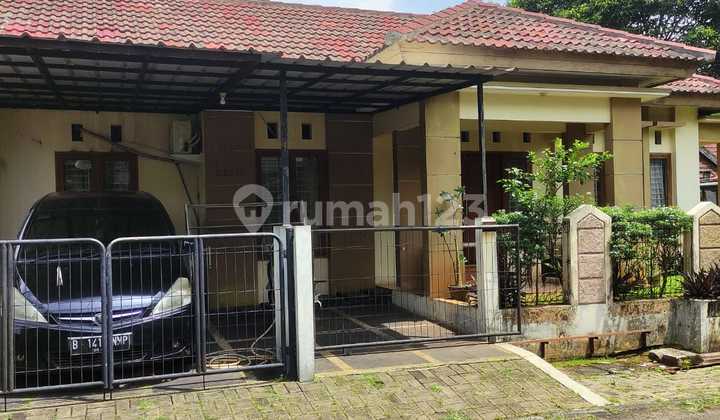 For Sale 1-Story Hook House in Nusaloka, Jl. Flores, BSD