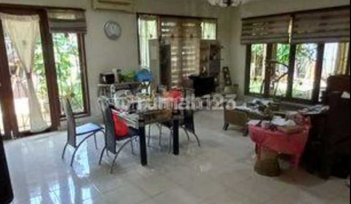 DIJUAL RUMAH TROPIS BERGAYA VILLA DI DEKAT ALAM SUTERA, SERPONG