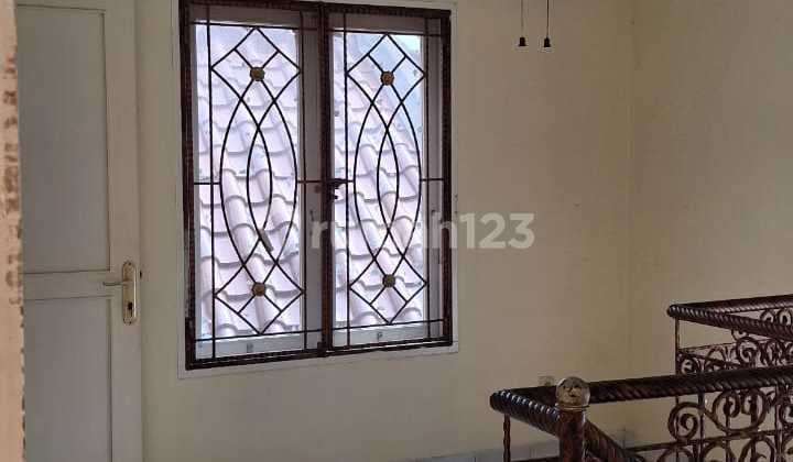 For Sale: 1.5-Story House in Regency Melati Mas, Serpong, Tangsel 2