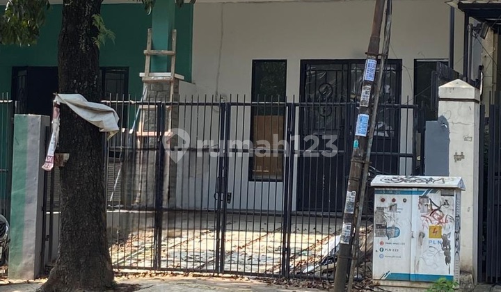 House by the Road in Kencana Loka, BSD, South Tangerang