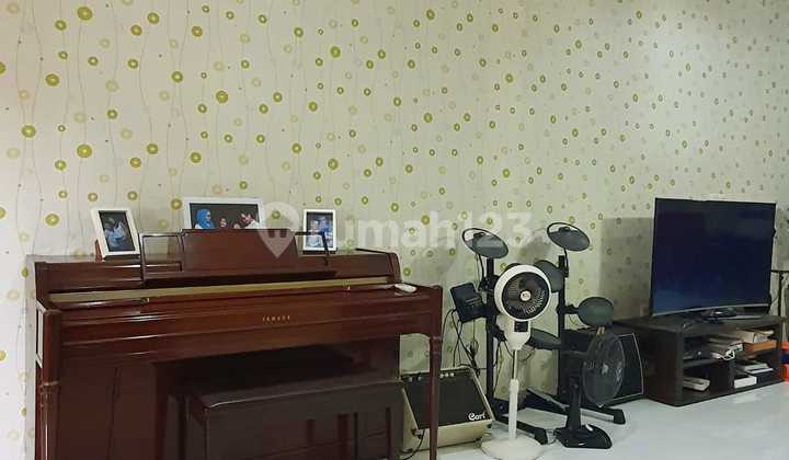 Dijual Rumah di Taman Chrysant, Kencana Loka, Bsd Tangerang Selatan