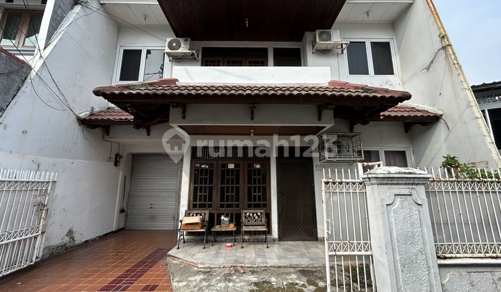 Rumah Siap Huni Tebet 2 lt Cocok untuk Investasi Kost