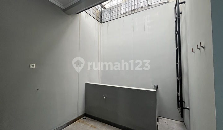 Rumah Tebet 2 lt Dekat Kokas, Jl Saharjo, Jl, Abdullah Syafei 2