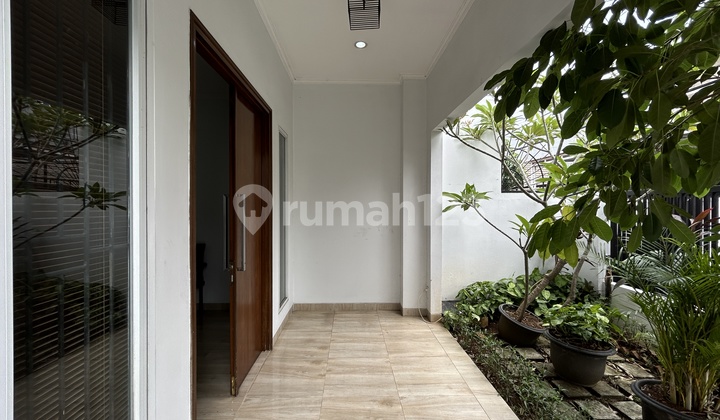 Dijual Rumah Siap Huni, Akses Jalan 1 Mobil, Lokasi Strategis Dekat ke Taman Ecopark, Dekat ke RS Tebet, Dekat ke TOL Dalam Kota 2